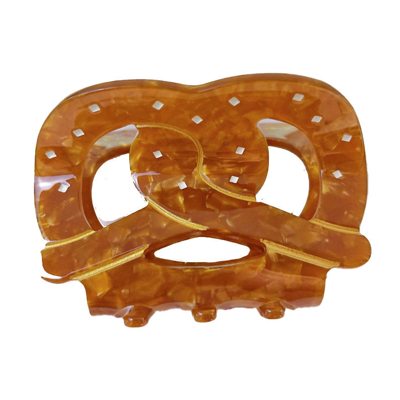 Pretzel hairclaw